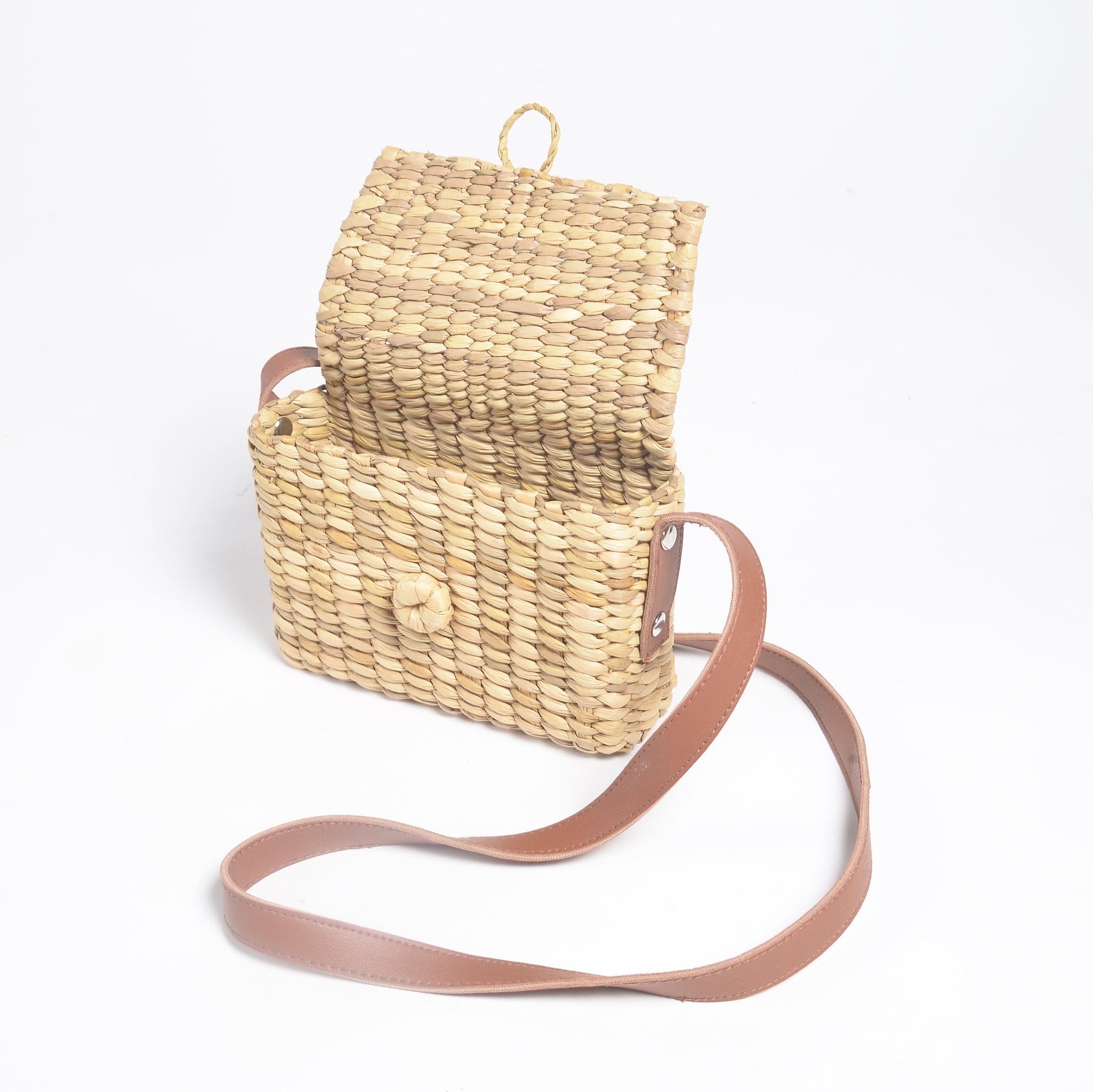 Handwoven kauna grass sling Bag, 7.5 x 2.5 x 6 Inch