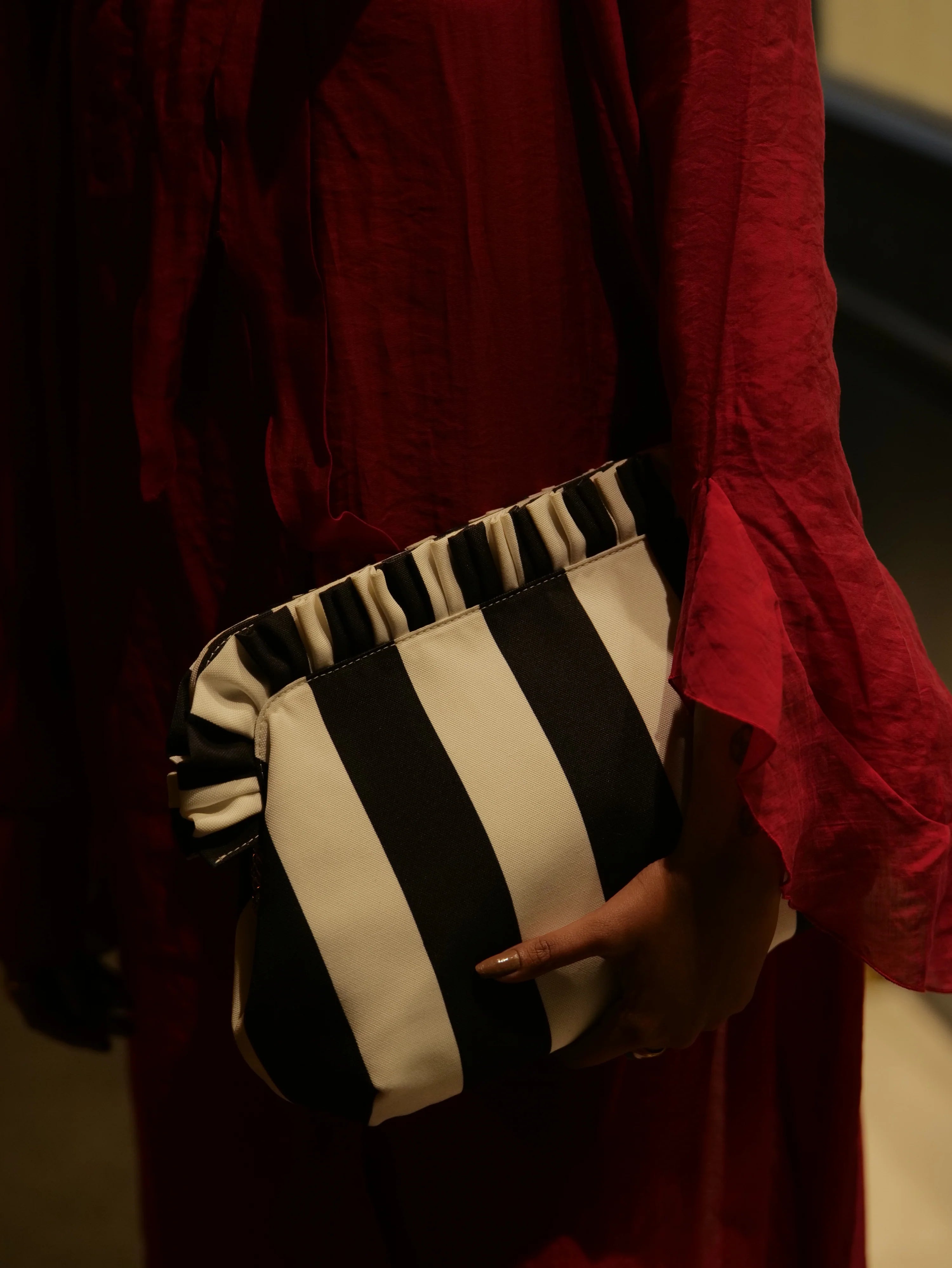 Nero Pochette - 10”H x 14”W Inches