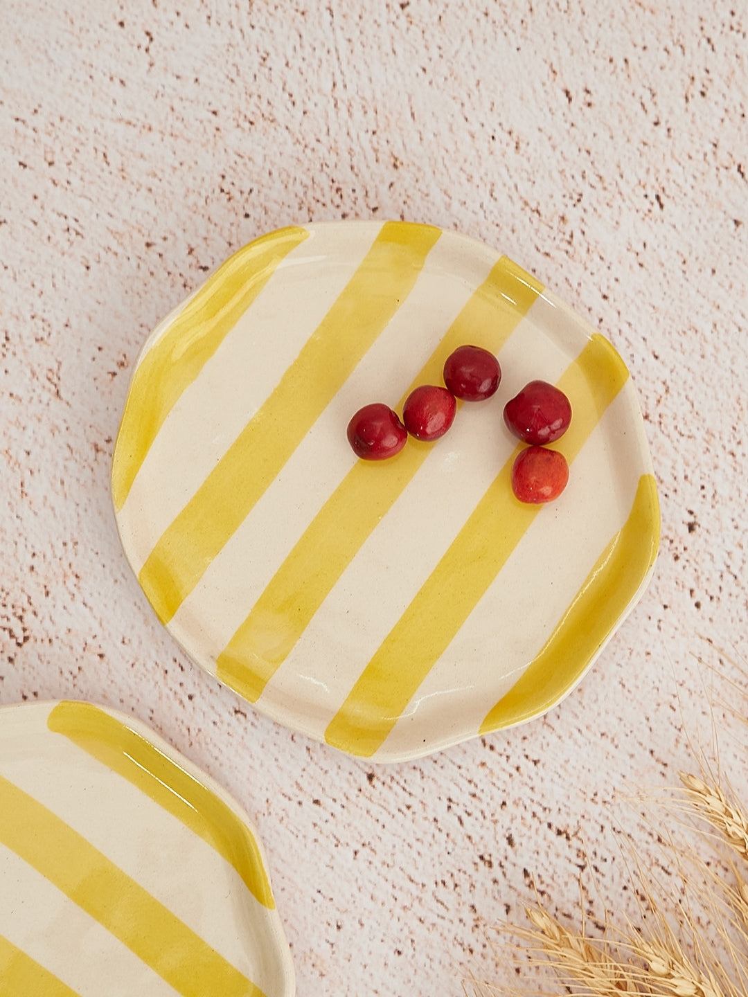 Ceramic Yellow stripe plate, 6.3x6.3 Inches (Set of 4)