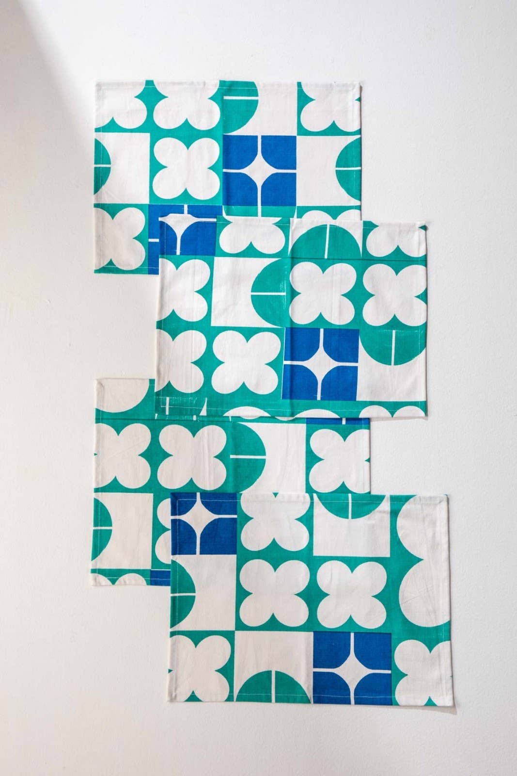 Teal Circle of Joyee Mat, Set of 4 | Cotton Canvas | 13x18 - Casa Amarosa