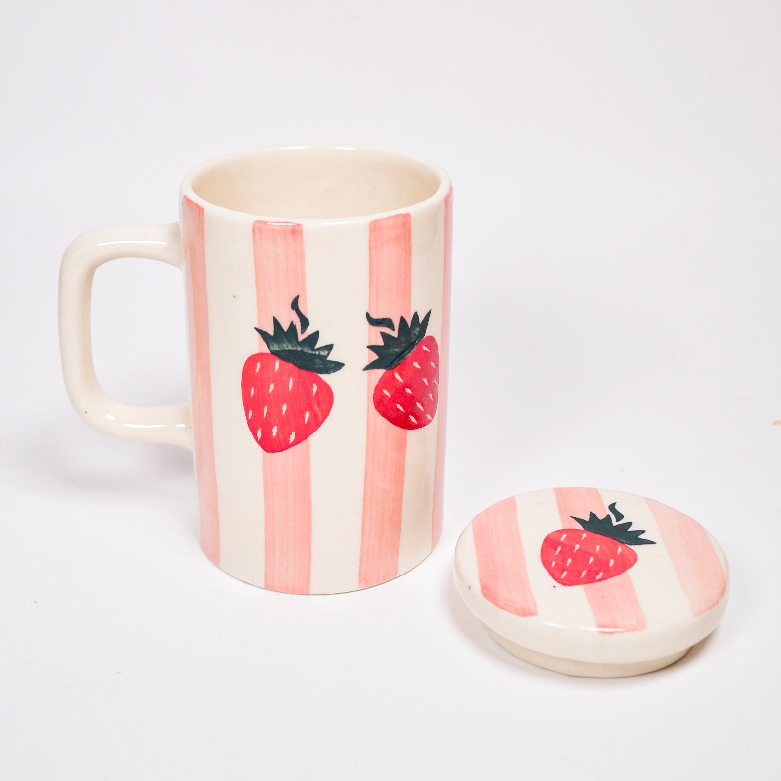 Strawberry Stripe Mug With Lid - 5 x 3 Inches