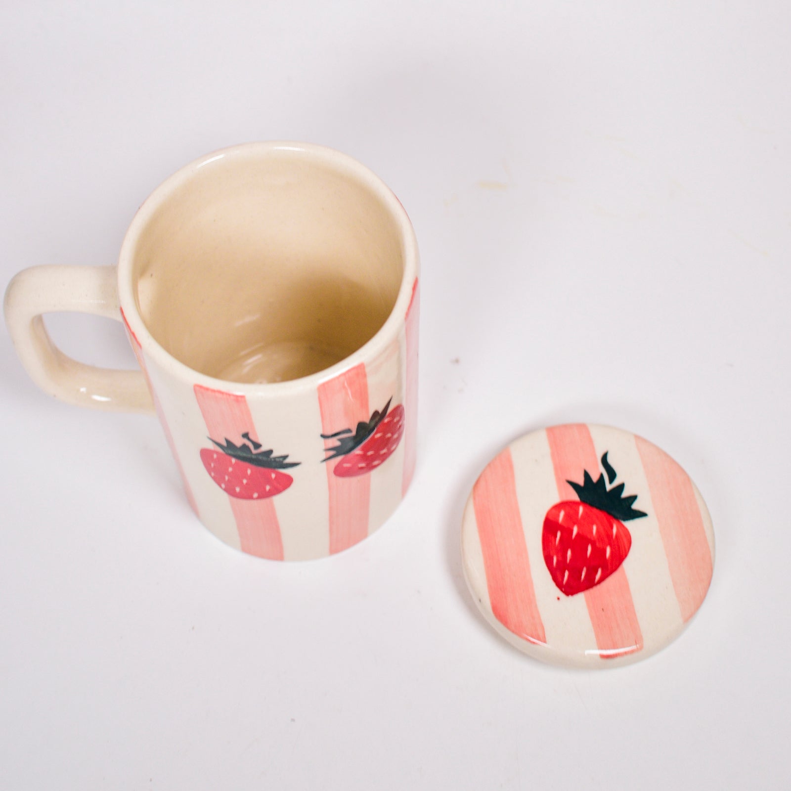 Strawberry Stripe Mug With Lid - 5 x 3 Inches