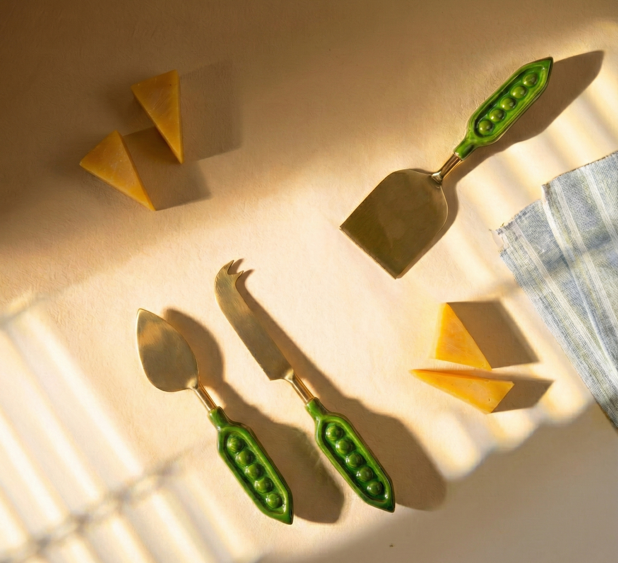 Pea Cheese Knife Set - (Set of 3) , 7 x 2 Inches
