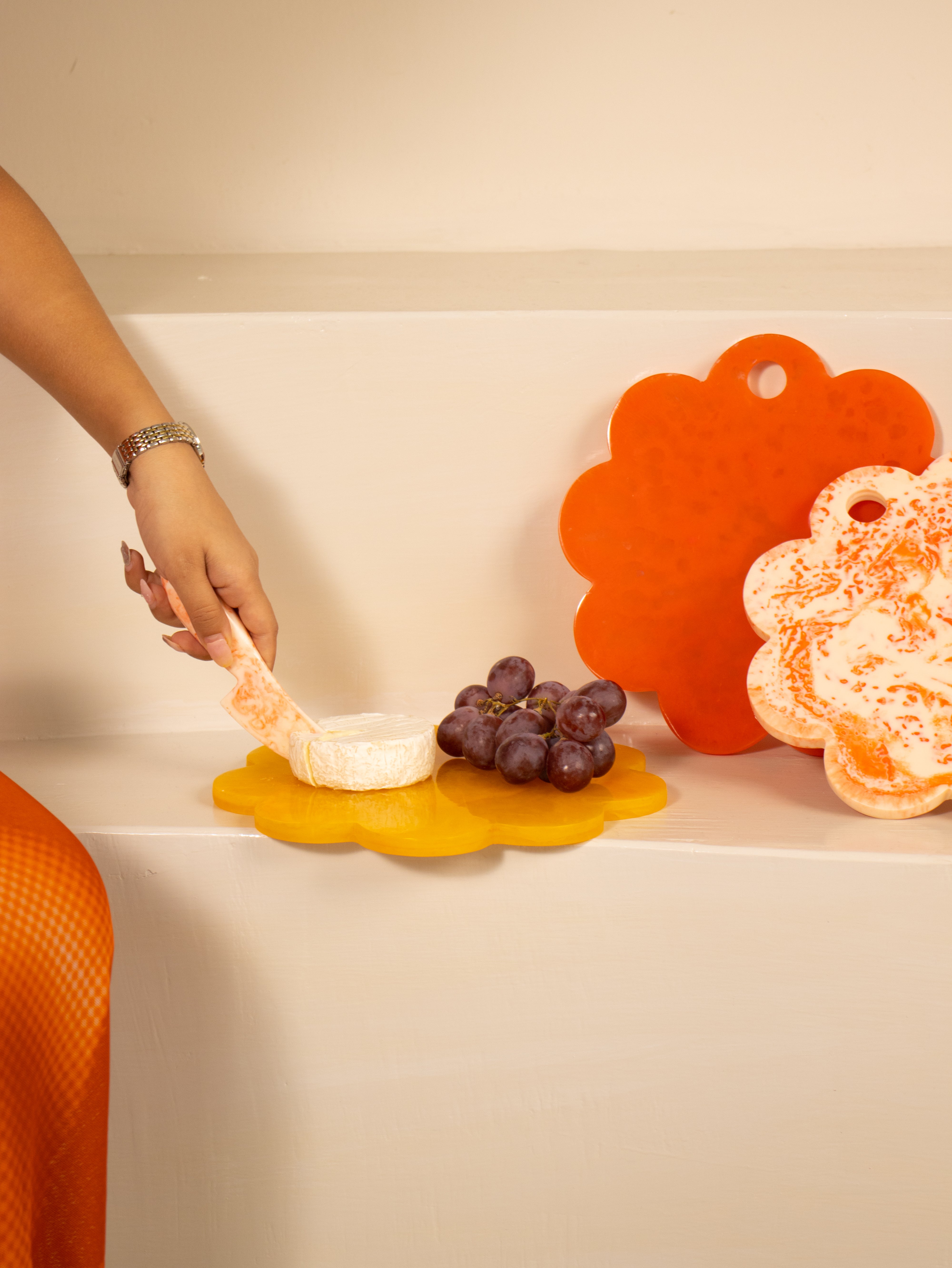 Scallop Resin Cheese Charcuterie Board, Pink - 9 Inches