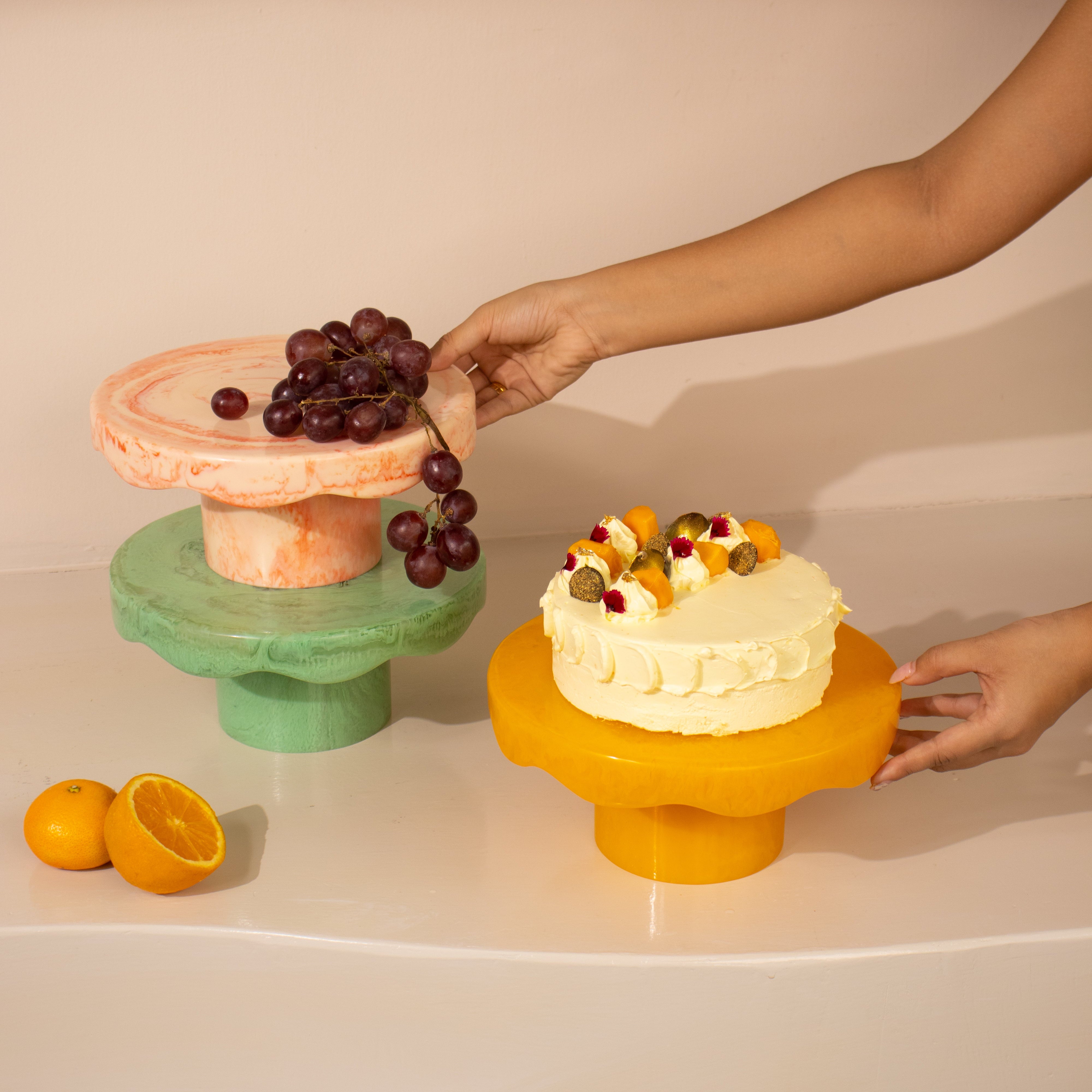 Scallop Resin Cake stand, Orange - 9.5x4.5 Inches