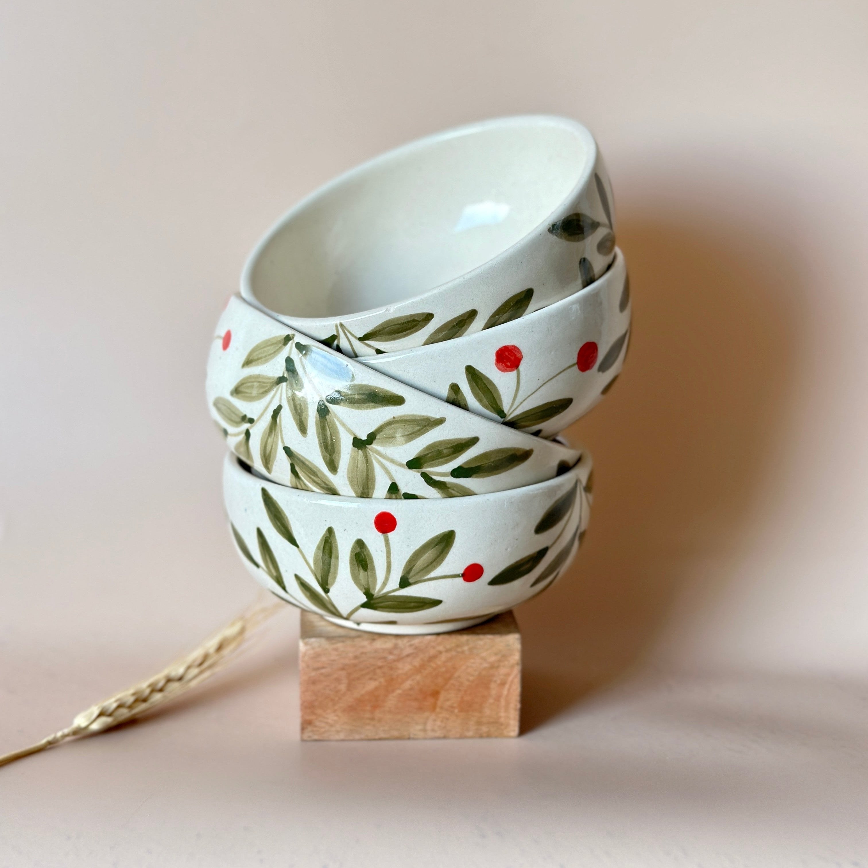Holly Leaf small Bowl, Olive 2.5x5.5 Inches  (Set of 4)