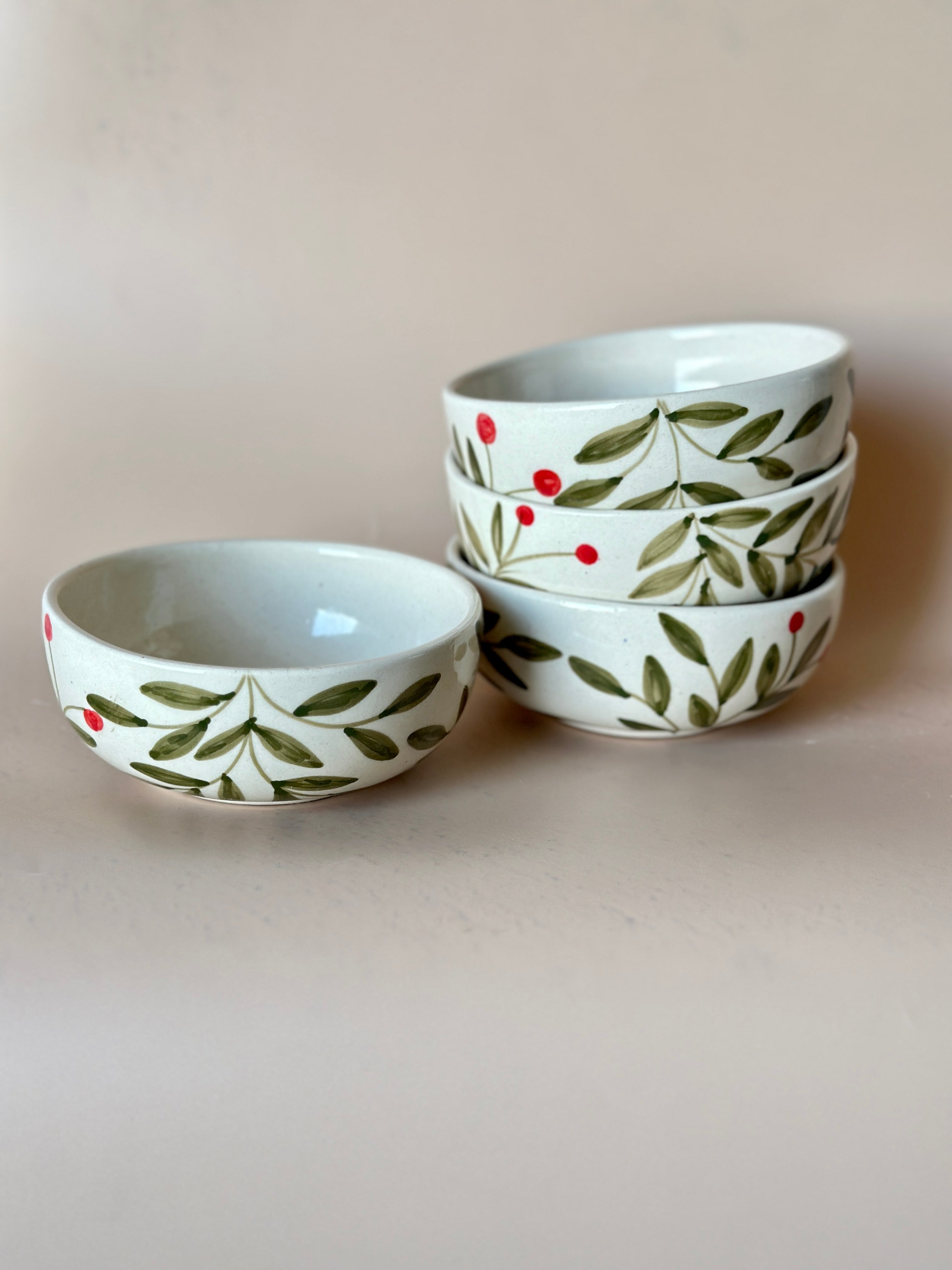 Holly Leaf small Bowl, Olive 2.5x5.5 Inches (Set of 4)