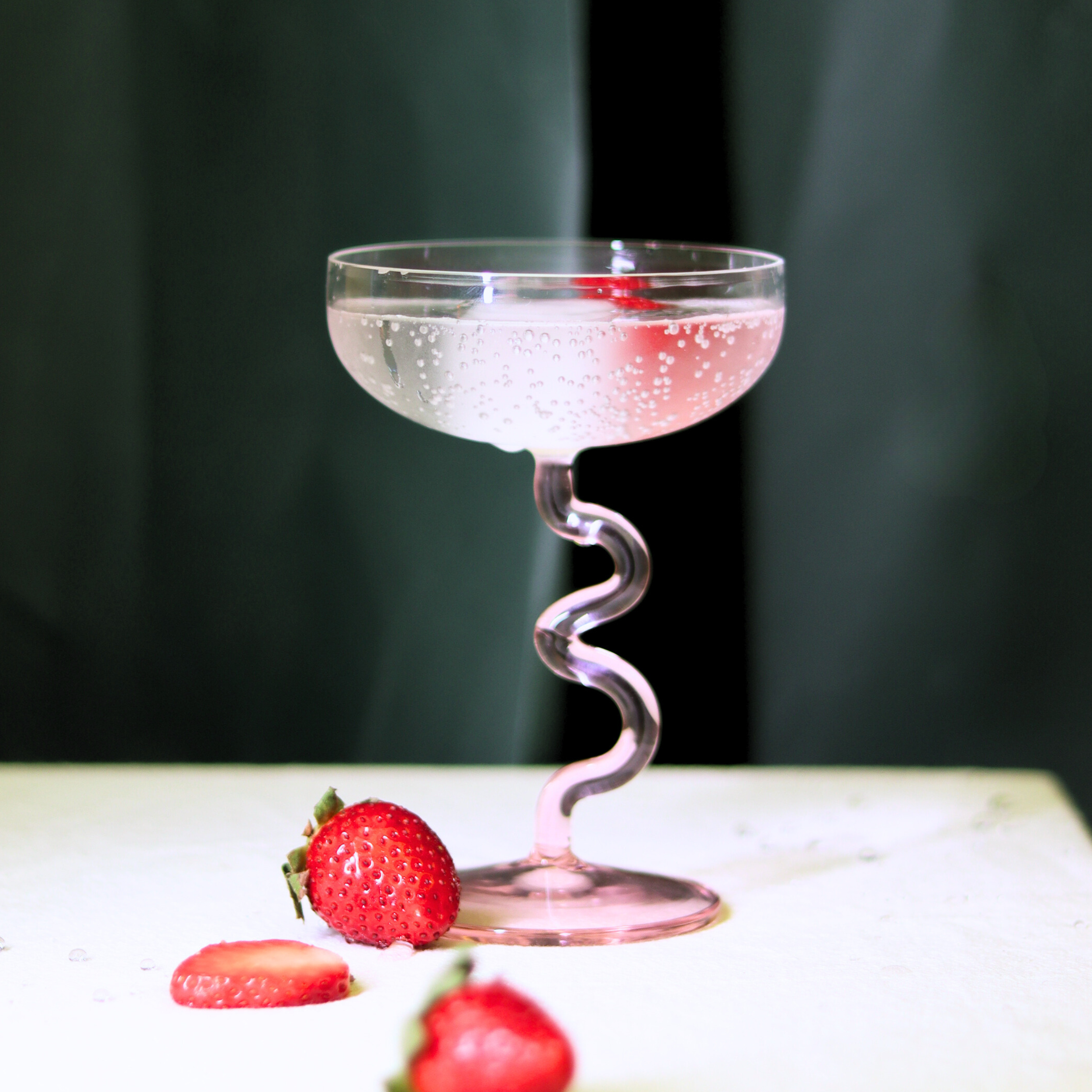 Swirl Cocktail Glasses - Pink- 3.74 x 3.74 x 5.70 Inches (SET OF 4)