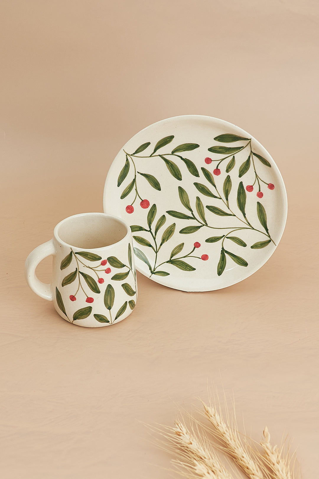 Holly  Leaf plate,Green 7x1 Inches (Set of 6)