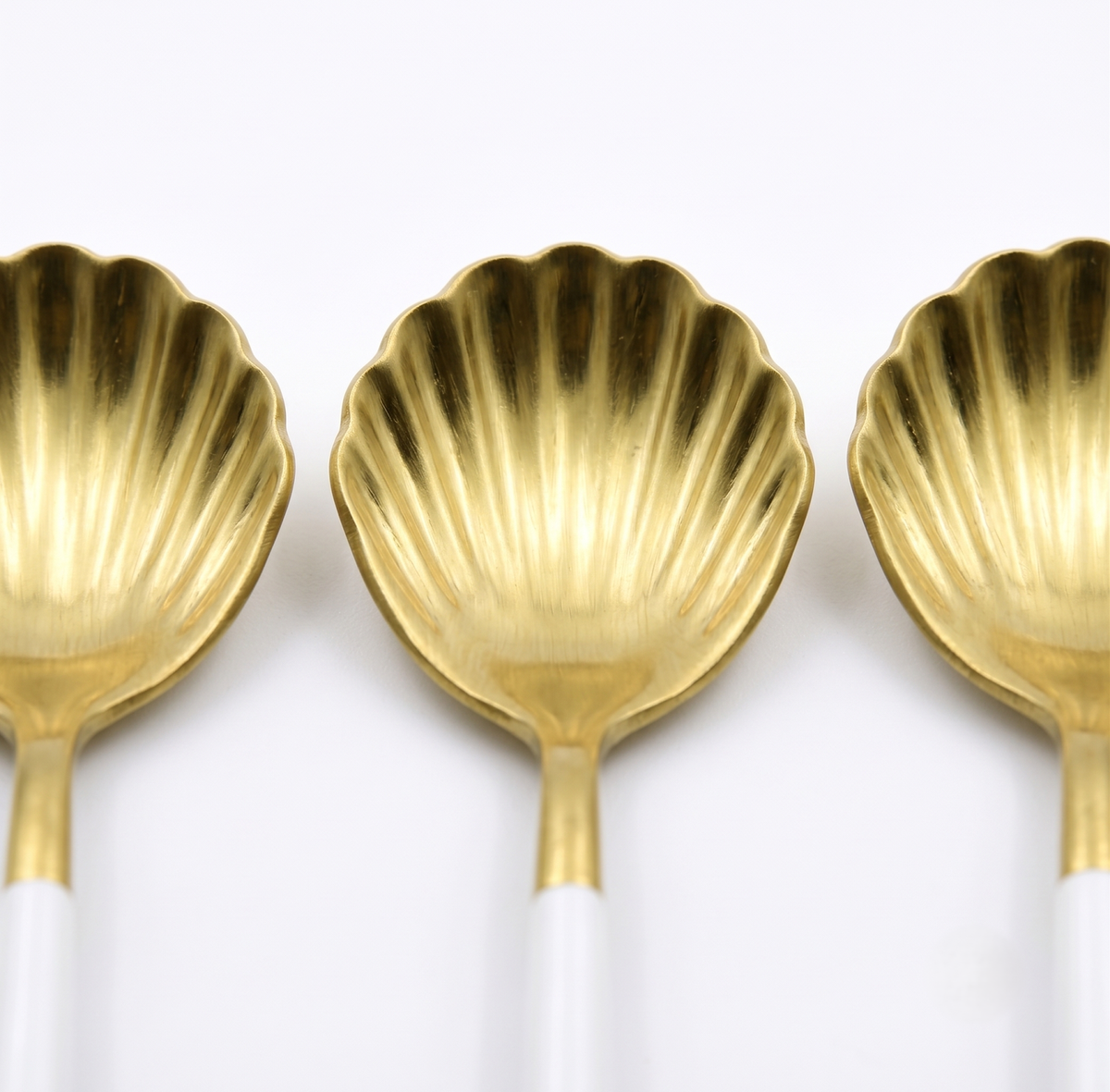 Shell Motif Spoon  | Stainless Steel | Enamel-Coated Handle | Set of 4